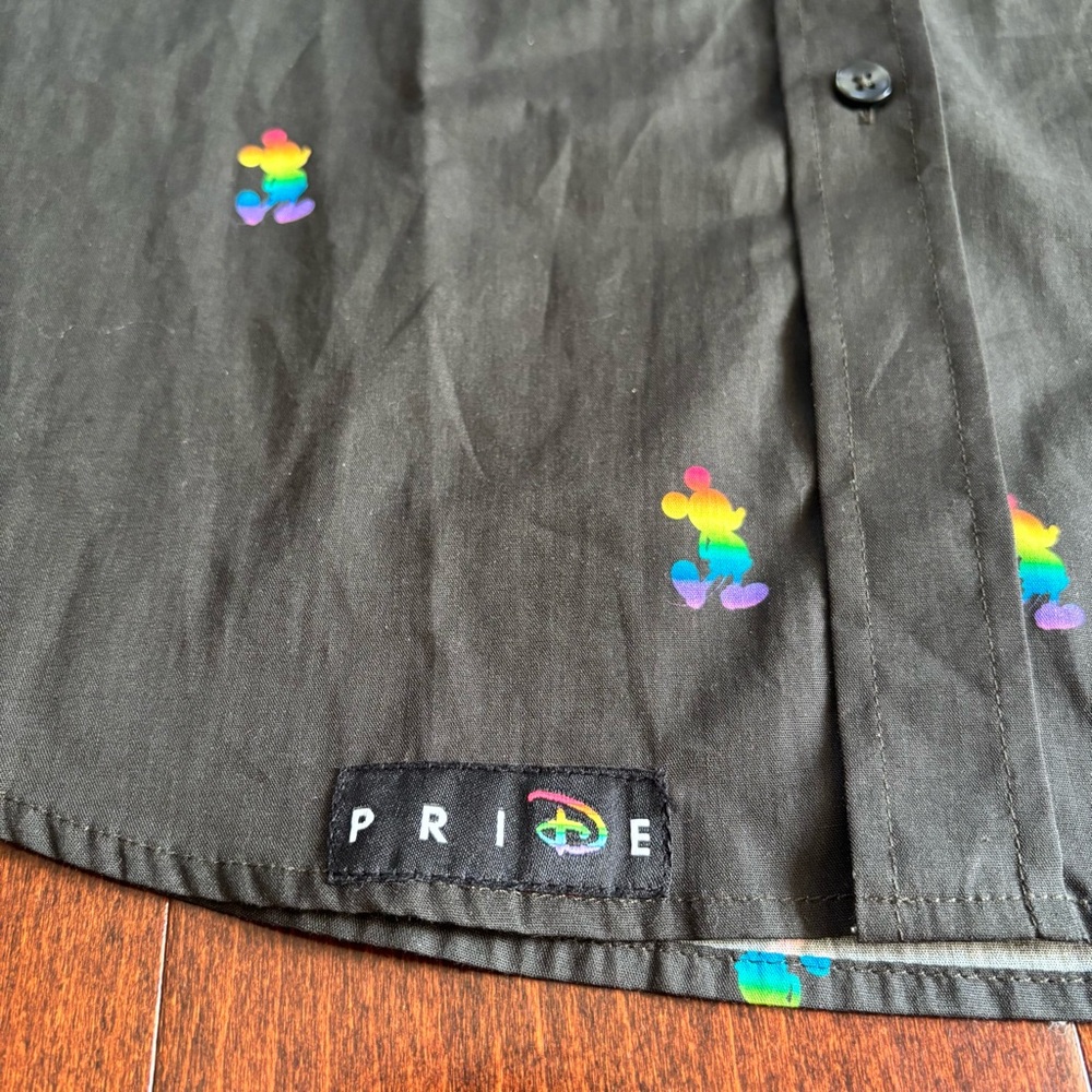 Disney Pride Collection, short sleeve, button up shirt, new with tag, Size XL - Picture 4 of 11